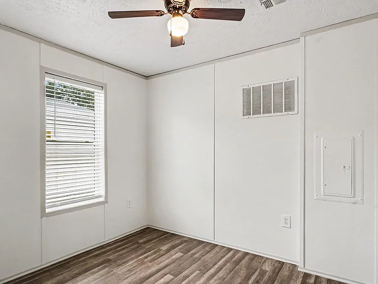 25024 Twin Oaks Dr — Photo 10