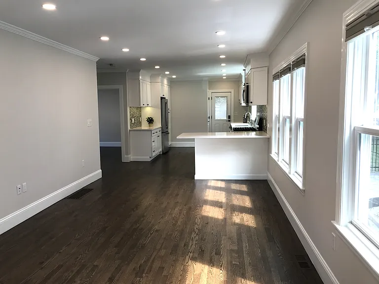 65 Foster St — Photo 6