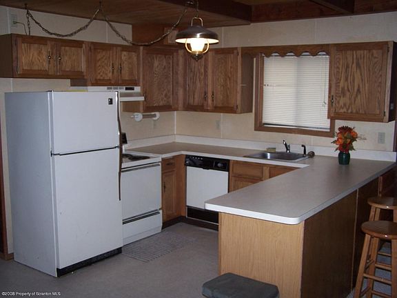 2nd image of 404 Lakewood Dr