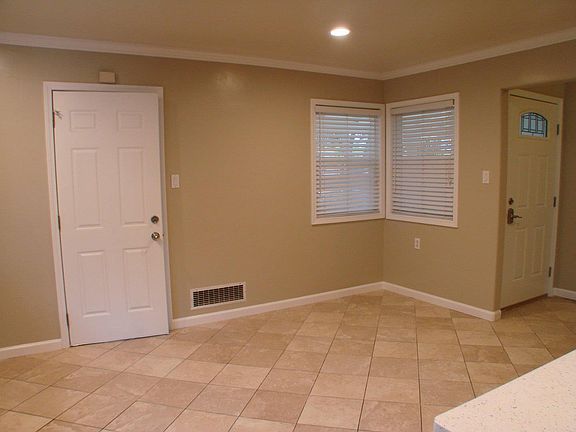 3rd image of 479 War Admiral Ave