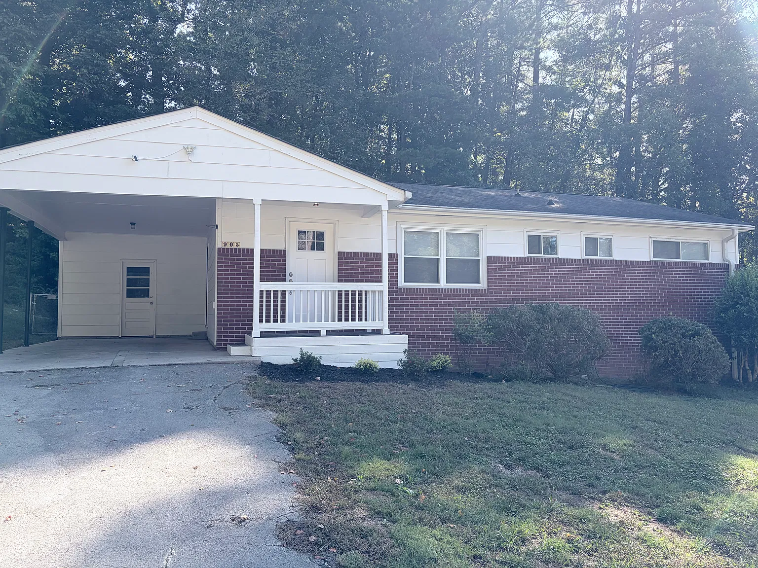 905 Curleque Dr — Photo 1