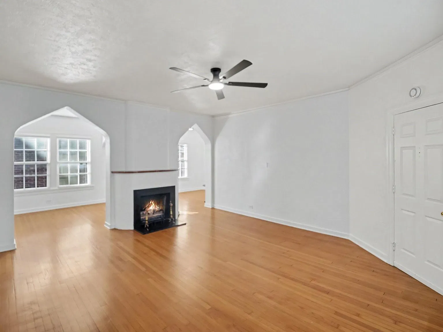 2 bed, 2.0 bath, 1451 sqft, $2,500 — Photo 2