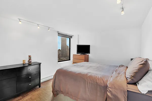 Rented by Corcoran | media 9