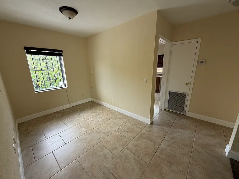 1611 NW 14th Ave #U — Photo 7
