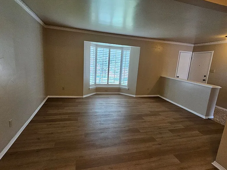 6033 Sandhurst Ln #D — Photo 23