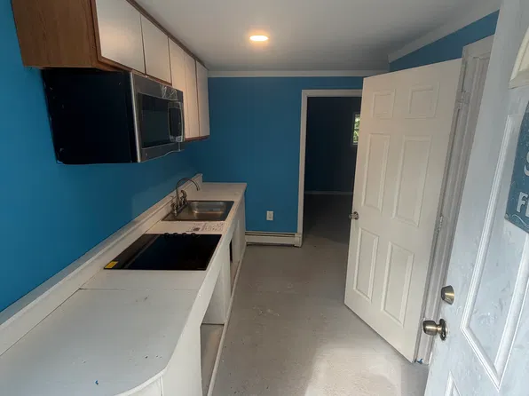 (undisclosed Address), Shirley, NY 11967