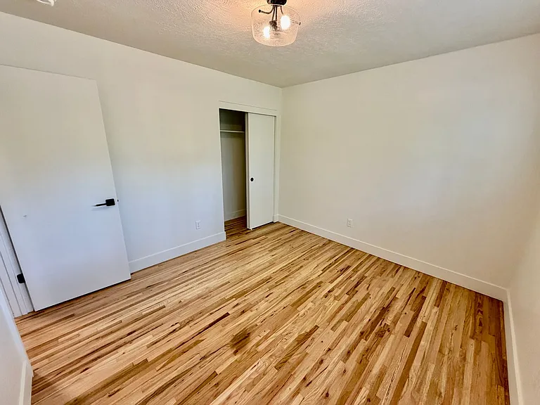 7407 SW 36th Ave — Photo 25