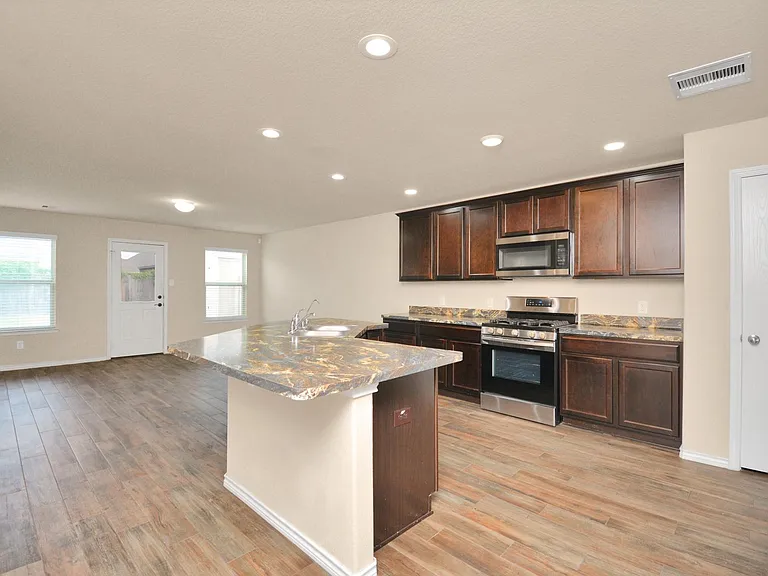 3210 Aldridge Dr — Photo 11