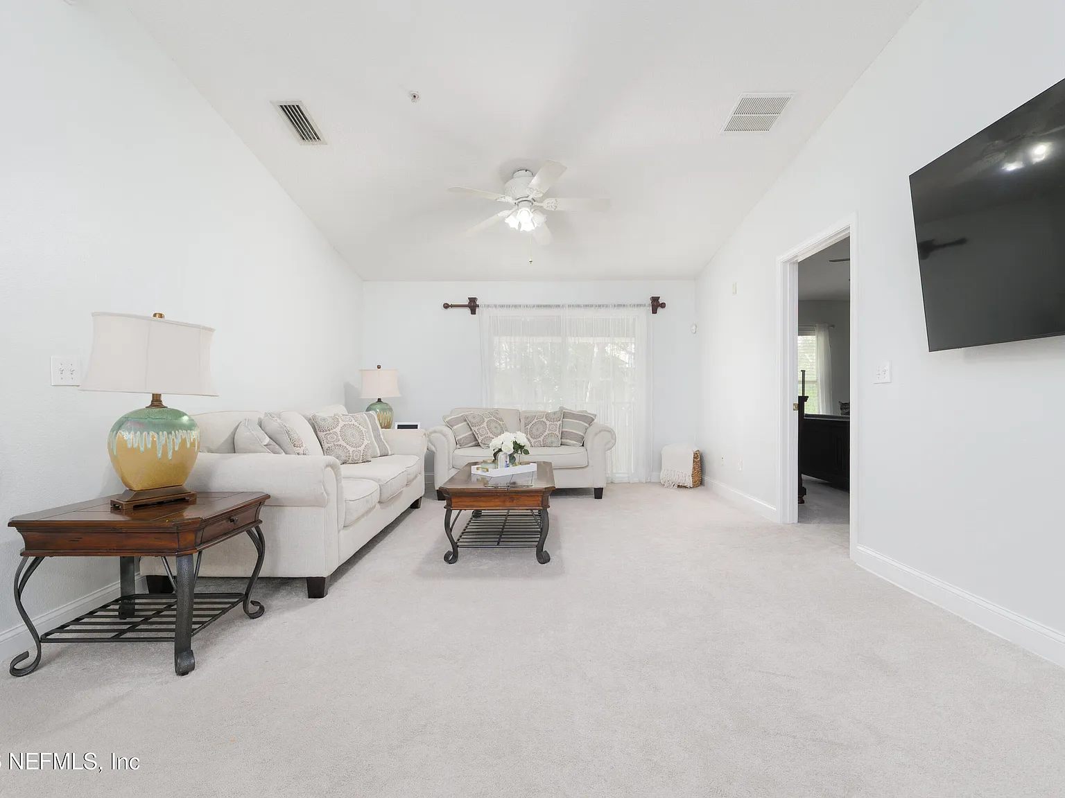 3 bed, 2.0 bath, 1473 sqft, $1,800 — Photo 3