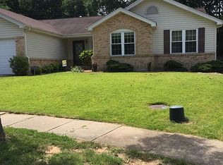 708 Sugar Mound Ct, Ballwin, MO 63021