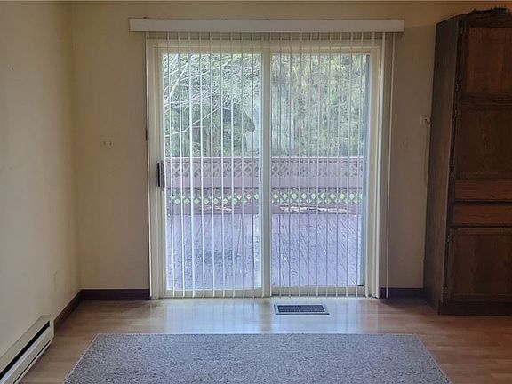 4th image of 50 Ellicott St