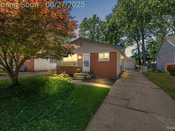 6129 N Linville St, Westland, MI 48185