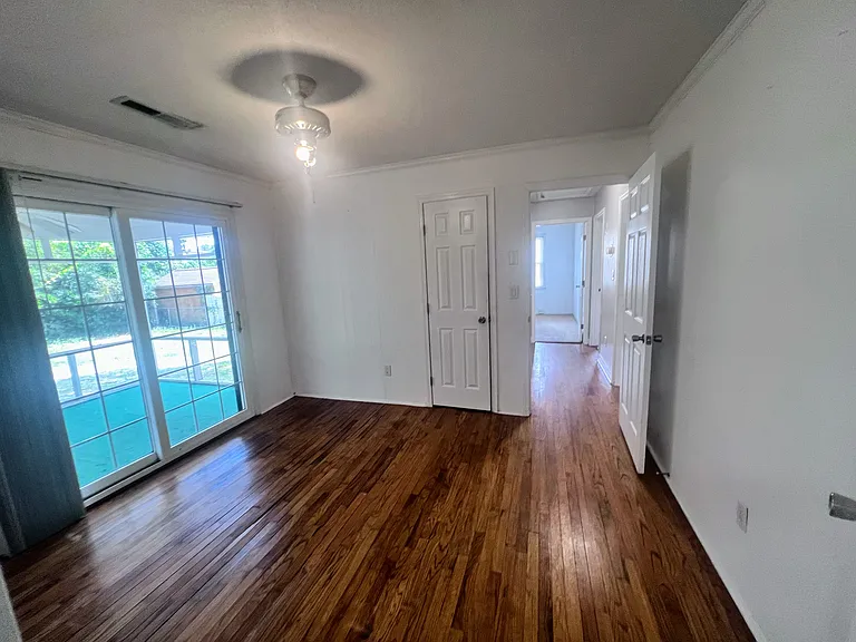7702 Woodland Dr Dining 1_07172025