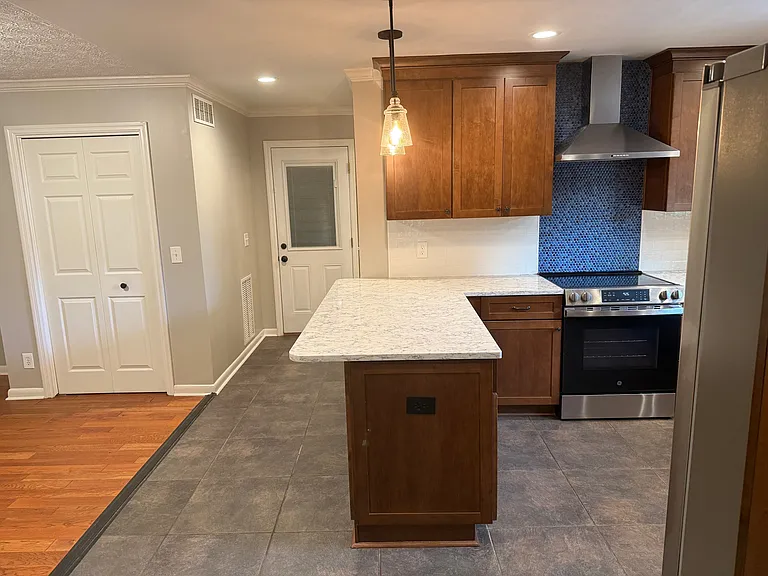 2374 Stafford Dr — Photo 16