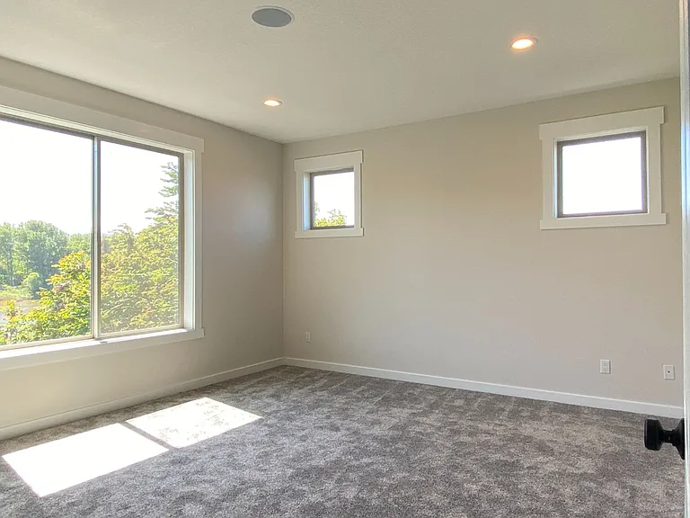 112 Southshore Ave — Photo 15