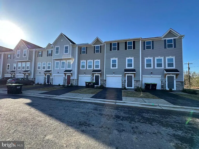 113 Marlow Ct — Photo 2