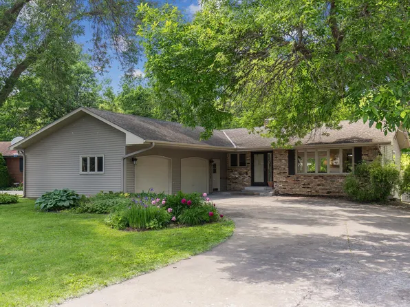 2189 Mississippi Cir, New Brighton, MN 55112