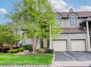 700 Holly Ct, Norwood, NJ 07648