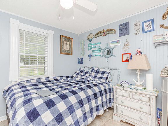 2nd image of 320 Clam Shell Circle