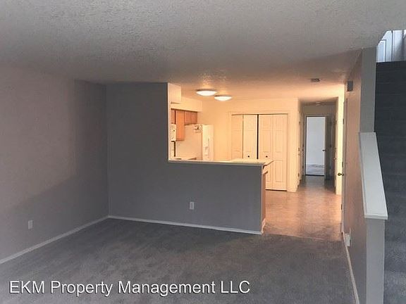 4th image of 6002 NE 35th Cir