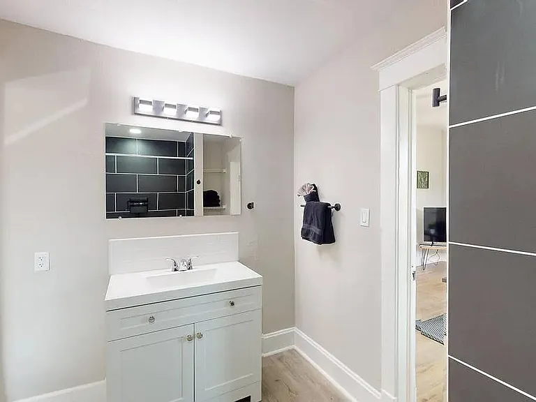 505 Marble Ave NW #1-F — Photo 6