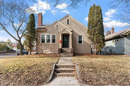 2300 McKinley St NE Photo 1