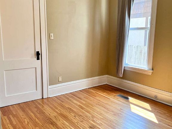 3rd image of 1741 Van Buren Ave