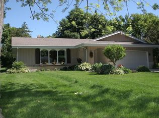 11326 W Woodside Dr, Hales Corners, WI 53130