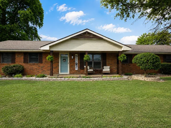 8094 E Crescent Dr, Seymour, IN 47274