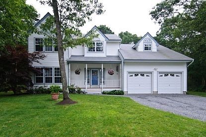 1st image of 18 Wood Hollow Dr