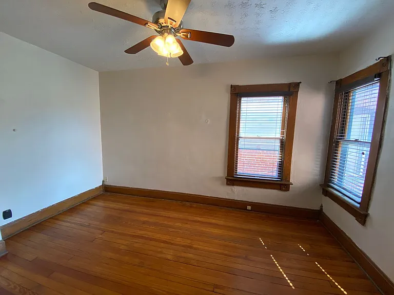 Price Ave 49-51 NCR — Photo 10