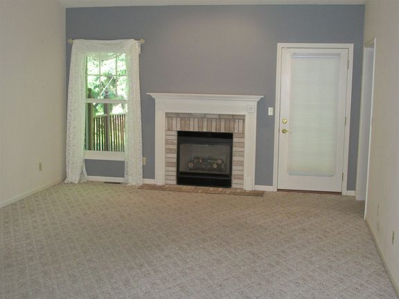 2nd image of 1823 Wild Rose Ln