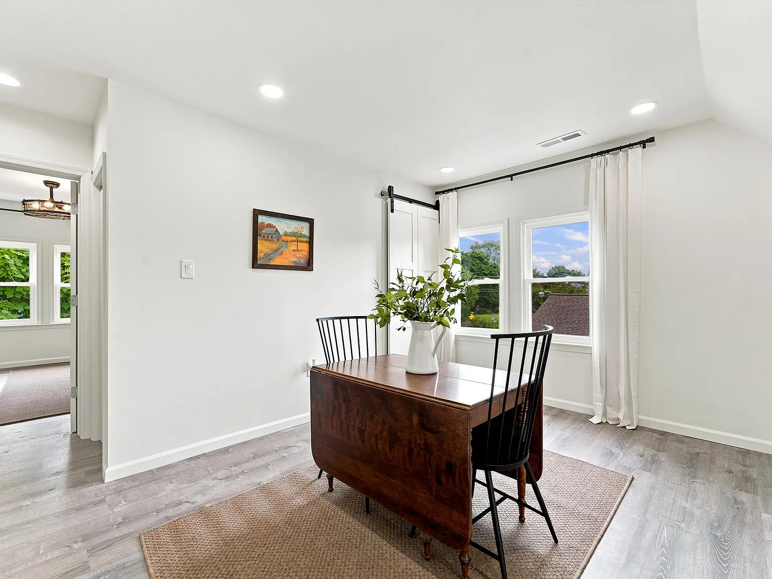 2 bed, 1100 sqft, $2,695 — Photo 2