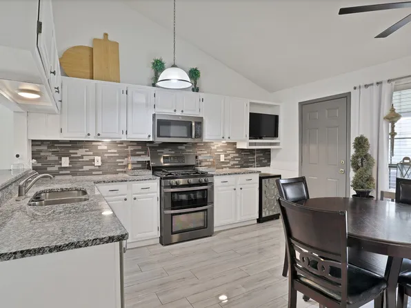 1305 E Miller Dr, Cedar Hill, TX 75104