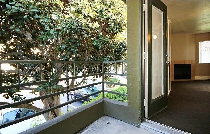 7405 Charmant Dr #2030 — Photo 15