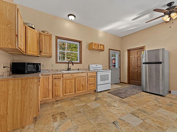 3rd image of 2067 Town Rd #L