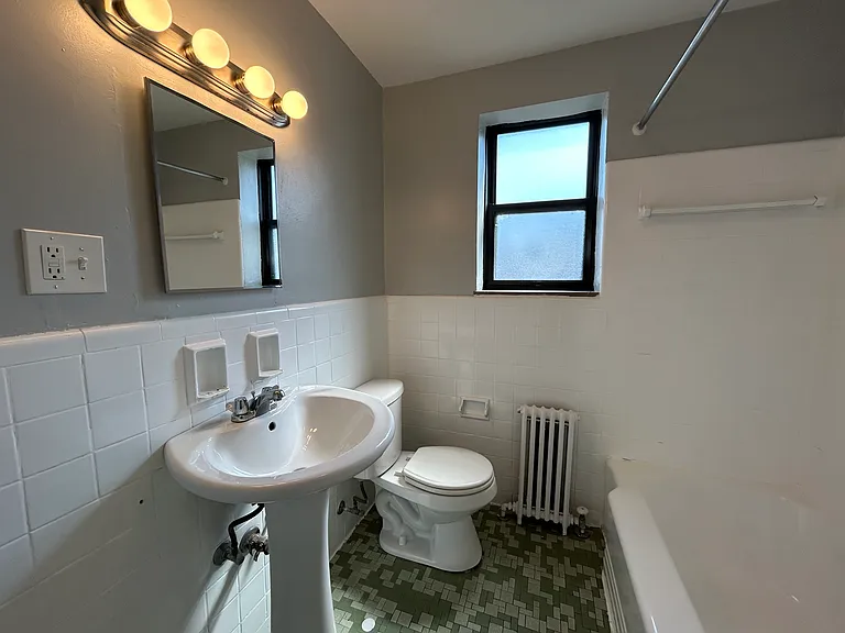 Royal Gardens Apartments — Photo 86