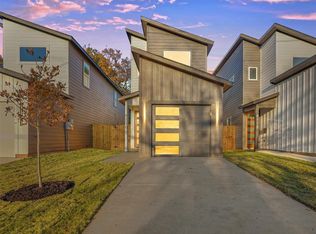 6110 Carlton Garret St, Dallas, TX 75215