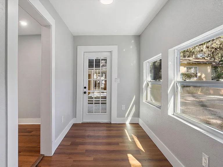 2243 Auburn St S #B — Photo 3