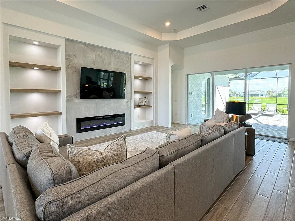 6082 Artisan Court - The National - Sanchez — Photo 2