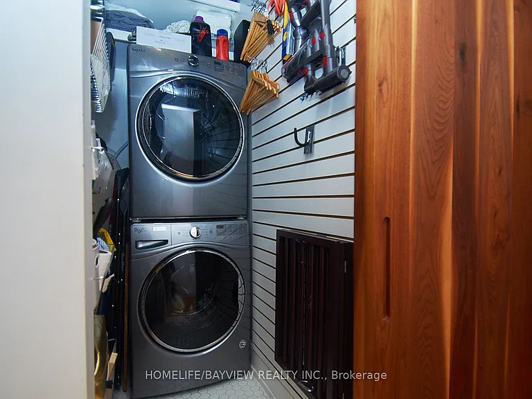 993 Queen St W #203 — Photo 37