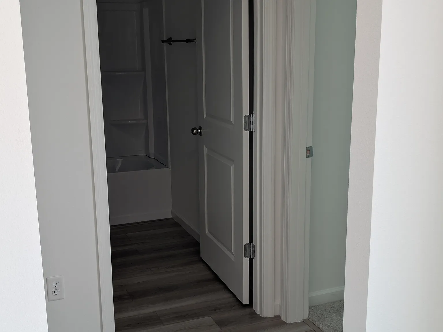 4 bed, 2172 sqft, $2,500 — Photo 4