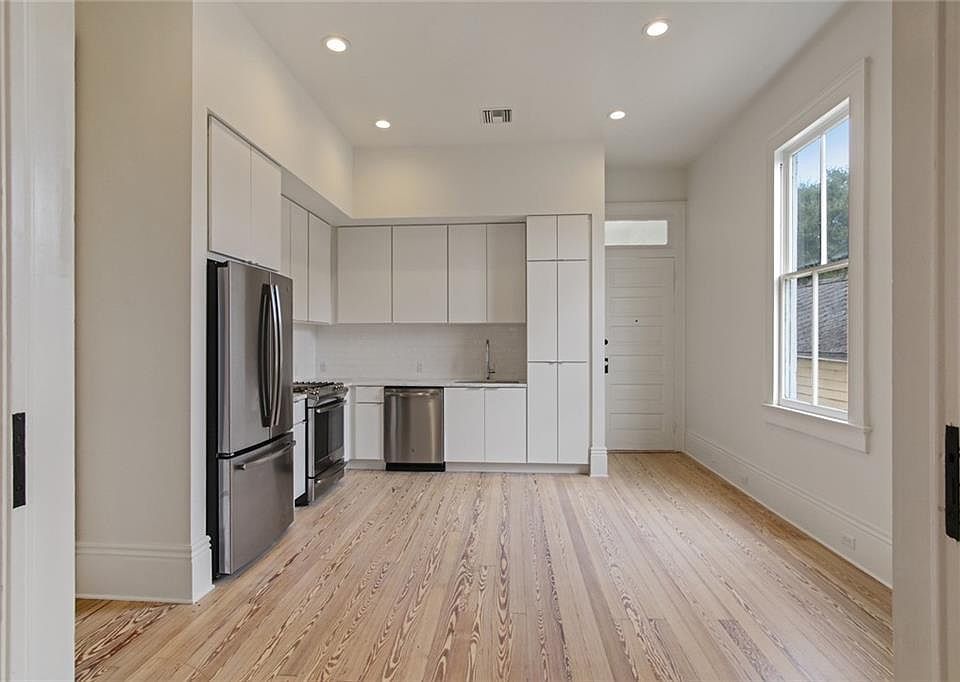 1st image of 5833 Magazine St #7