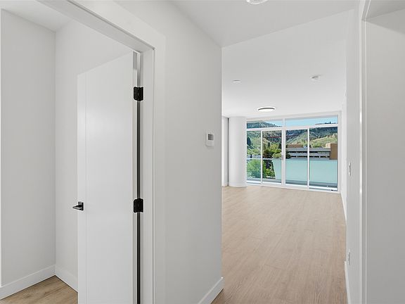 4th image of 460 Nicola St #904