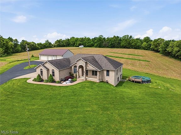 3rd image of 8233 Township Road 466