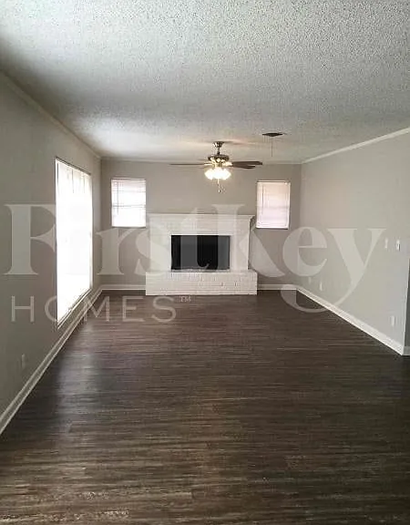 7000 Meadowbrook Dr — Photo 5