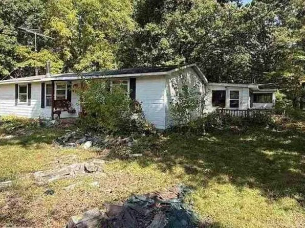 12505 Bueche Rd, Burt, MI 48417