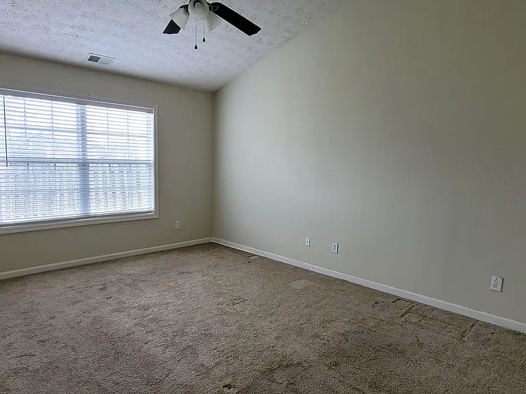 5603 Collington Ct — Photo 24