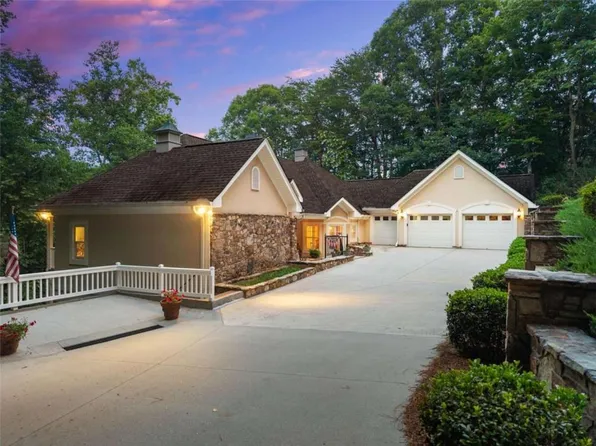 2200 Orchard Dr, Clarkesville, GA 30523