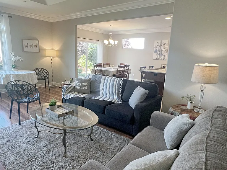 580 Grants Pass Pl — Photo 9